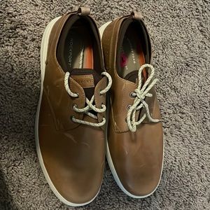 Mens brown Rockport dress shoe. Size 11.